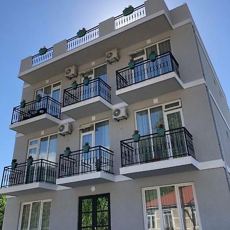 Hotel Charli Gonio Exterior foto