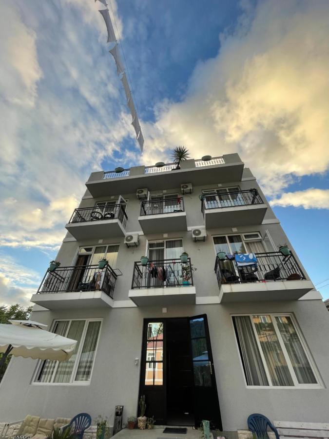 Hotel Charli Gonio Exterior foto